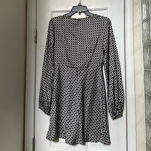 NWT BILLY J Caprice Long Sleeve Mini Dress - Picture 7 of 10